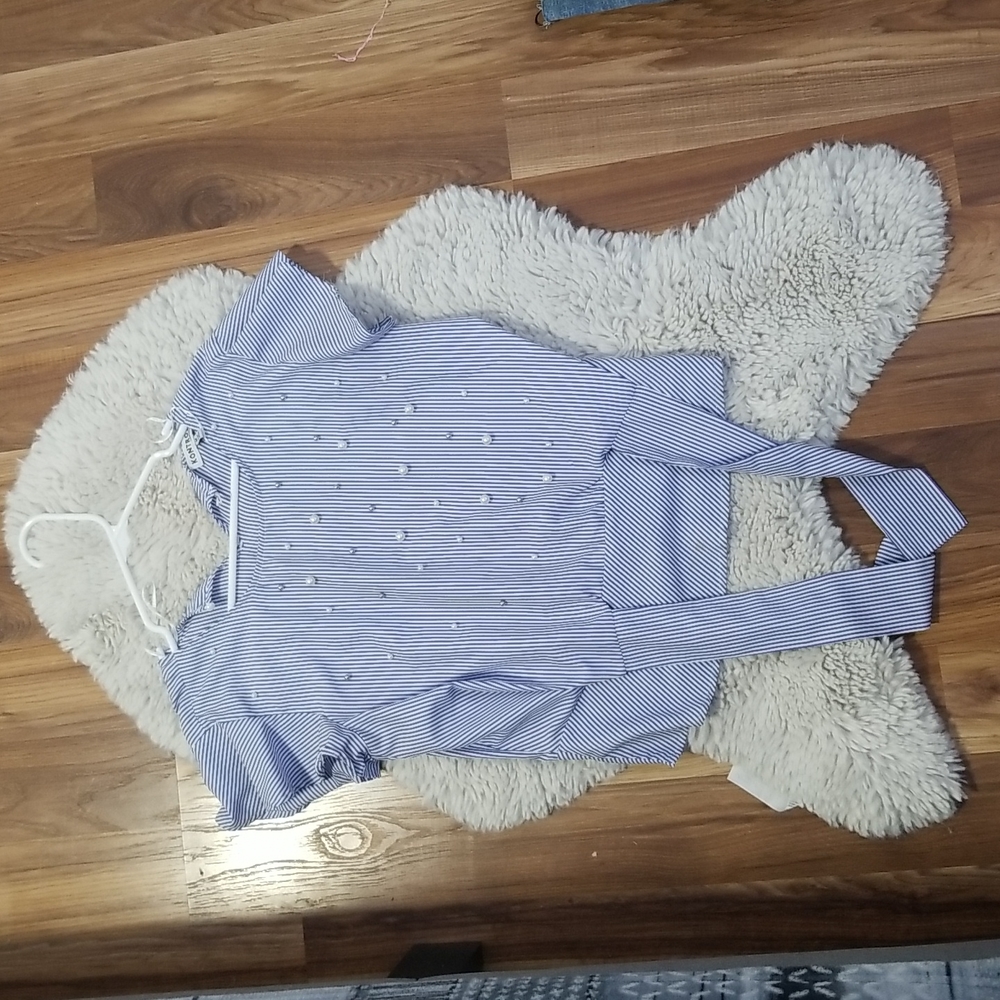 M- blue/white stripped shirt